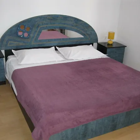Lela Apartment *